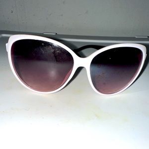Tahari Sunglasses pastel pink frame